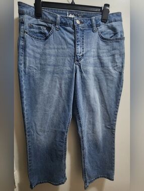 Lee Capri Jeans Size 12M Light Wash Mid Rise Stretch